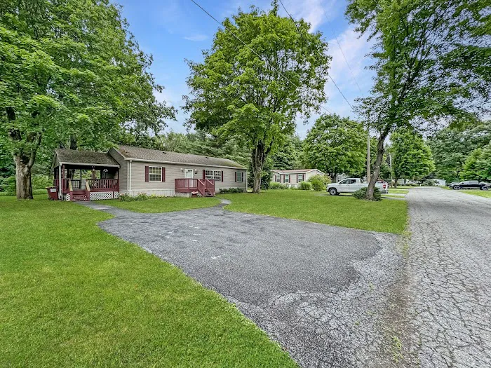 Country Manor Picture 1