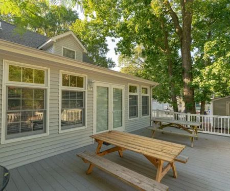 Sun Retreats Seashore