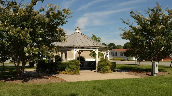 Williams Estates and Peppermint Woods Picture 3