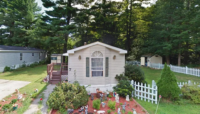 Litchfield Estates Mobile Home Park Picture 1