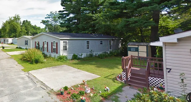 Litchfield Estates Mobile Home Park Picture 5