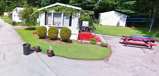 Litchfield Estates Mobile Home Park Picture 2