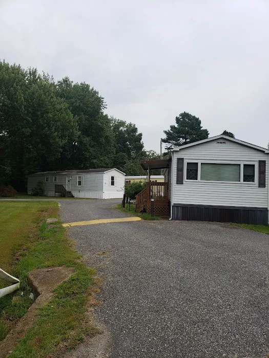Penwood Mobile Home Park Picture 3