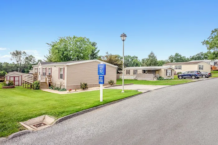 New Oxford Commons Manufactured Home Community Picture 8