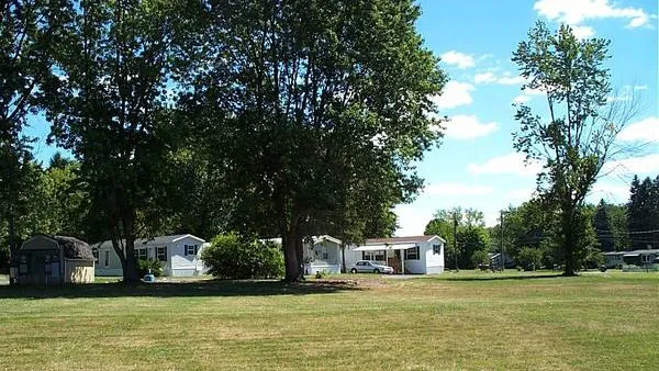 Heritage Acres Mobile Home Park Picture 2