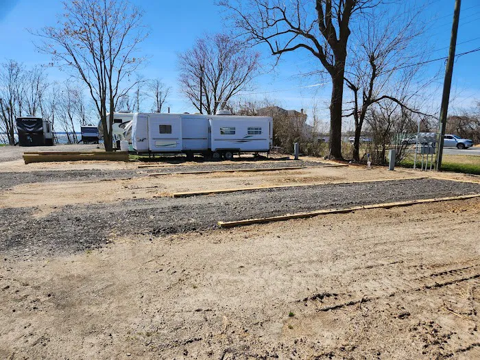 Bay Front Mobile Home Court & RV Picture 2