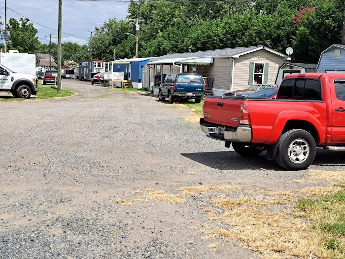 Bay Front Mobile Home Court & RV Picture 10