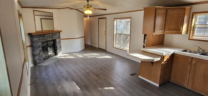 Shady Acres Mobile Home Park Picture 6