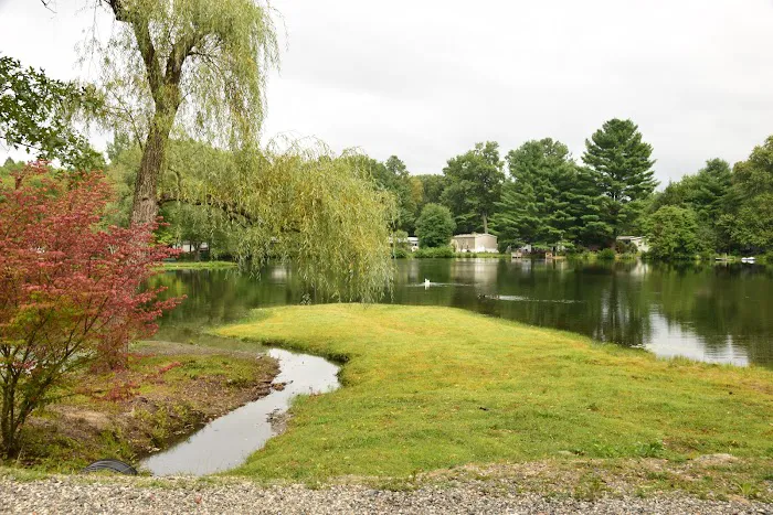 New Twin Lakes Village Manufactured Home Community Picture 2