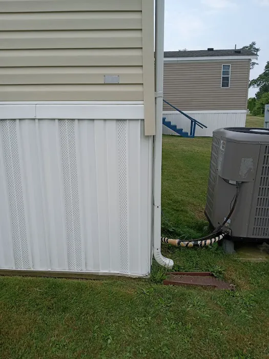 Pin Oak Mobile Home Community Picture 5