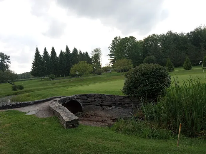 Streamside RV Park and Golf Course Picture 6