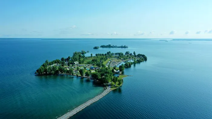 Sun Outdoors Association Island Picture 7