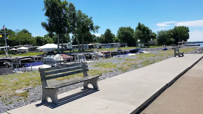 Island Shadows Mobile Home Park Picture 7