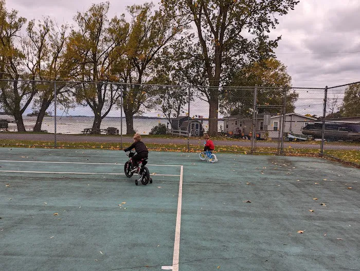 Fishers Point Mobile Park Picture 3