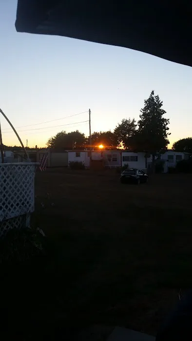 Bartons & Healys Trailer Park Picture 8