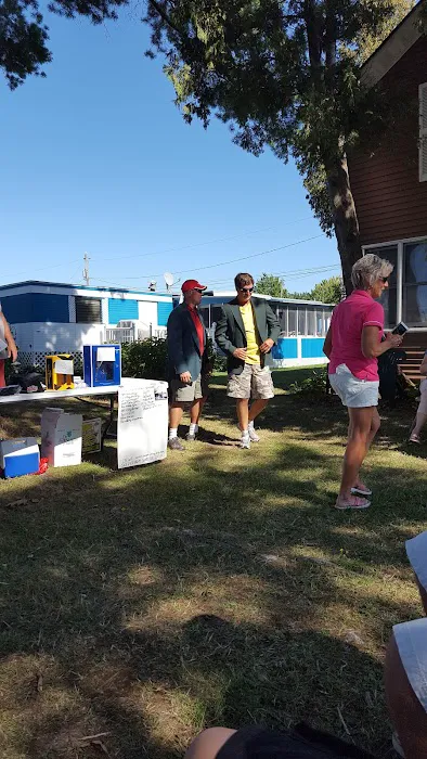 Bartons & Healys Trailer Park Picture 7