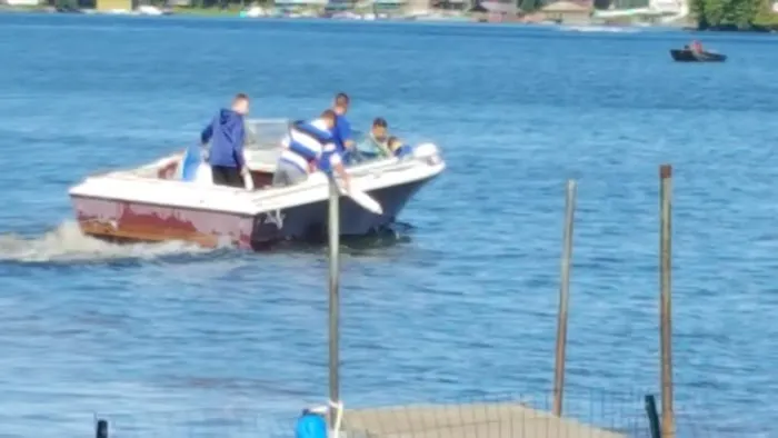 Bartons & Healys Trailer Park Picture 6