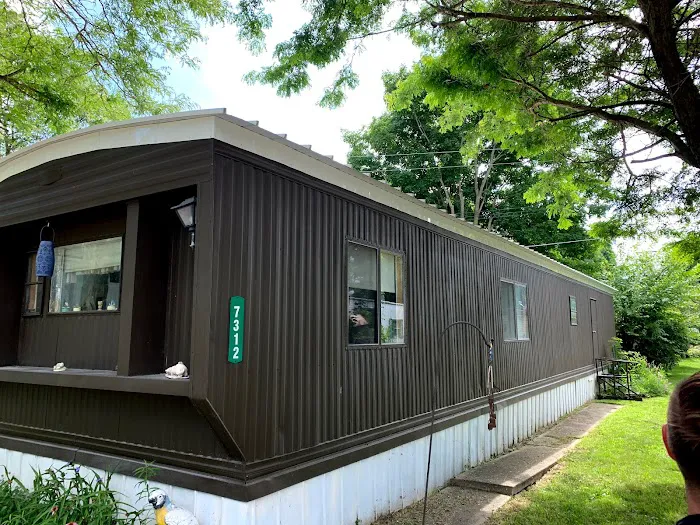 Starlight Mobile Home Park Picture 2