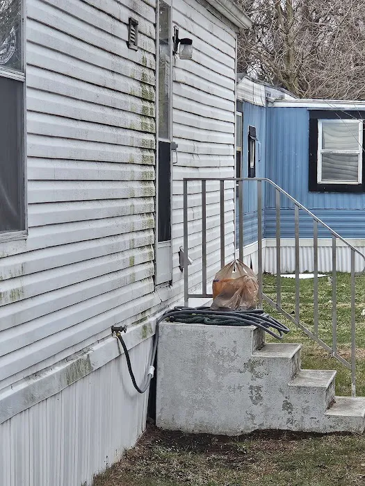 Starlight Mobile Home Park Picture 6