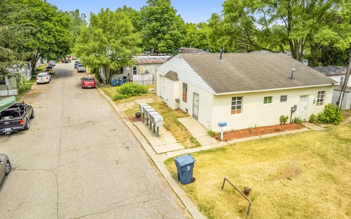 Fairlane Estates Picture 2