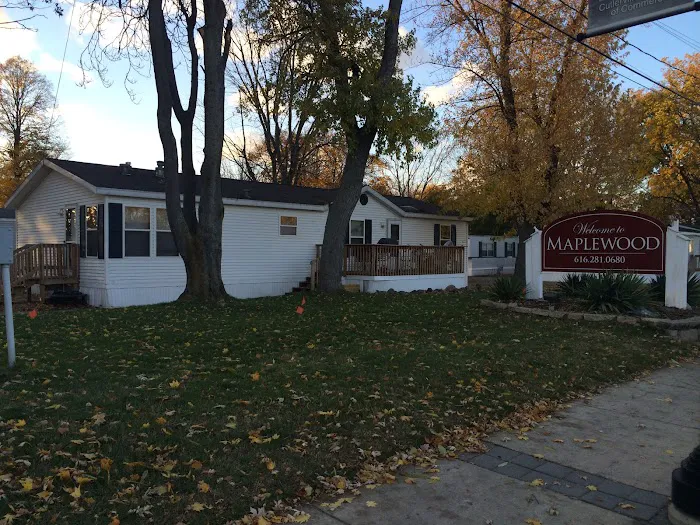 Maplewood Mobile Home Park Picture 3
