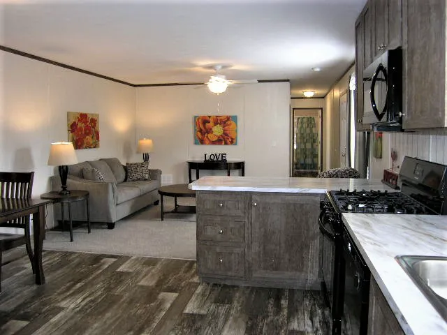 Wolf Creek Village Mobile Home & RV Park Picture 4