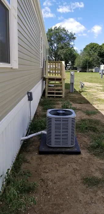 Wolf Creek Village Mobile Home & RV Park Picture 10