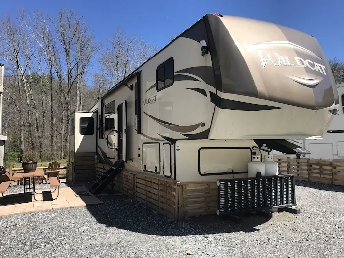 Cherokee Riverfront RV Park Picture 7