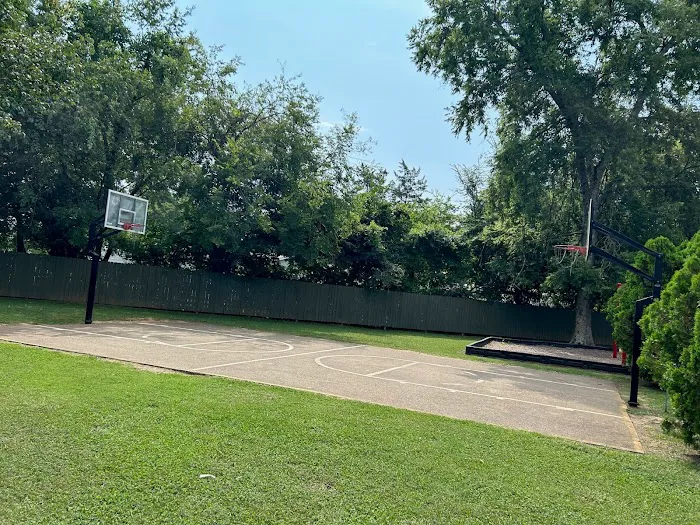 Cedar Park Pointe Mobile Home Park Picture 7