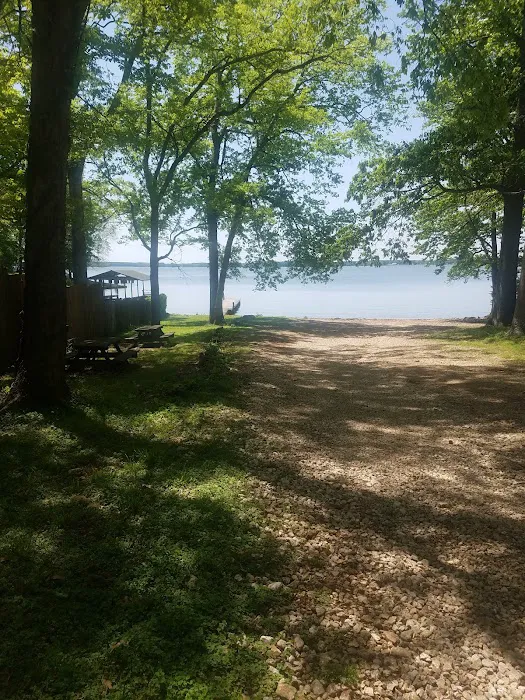 Poplar Point Lakeside RV Park Picture 9