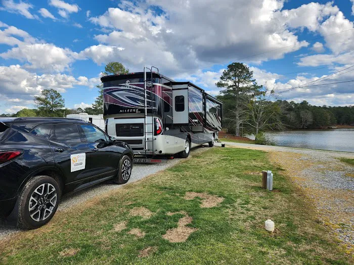 Safe Harbor RV Park Picture 8