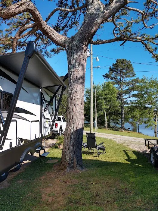 Safe Harbor RV Park Picture 9