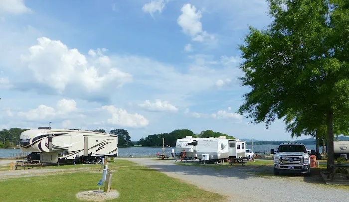Lakeside Landing RV Park & Marina Picture 3