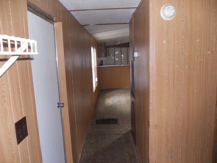 Oakridge Mobile Home Park Picture 9