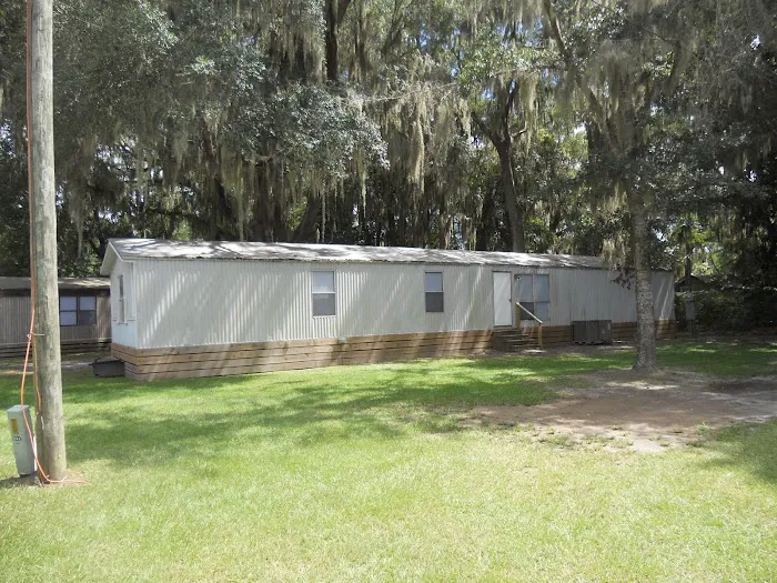 Oakridge Mobile Home Park Picture 8