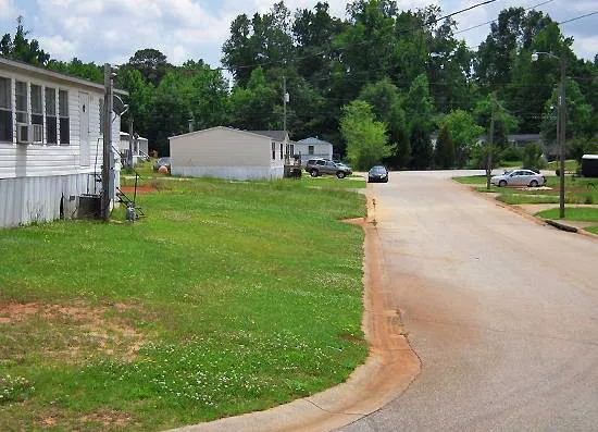 Opelika Mobile Home Park Picture 1