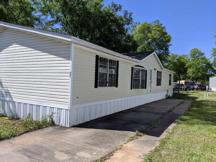 Laurel Manor Mobile Home Community Picture 3