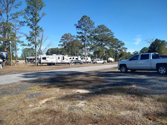 Cedar Trail RV Park Picture 10