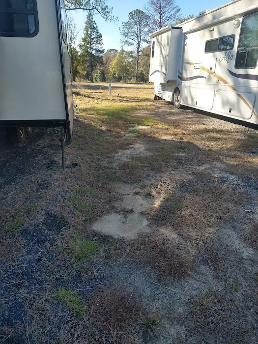 Cedar Trail RV Park Picture 8