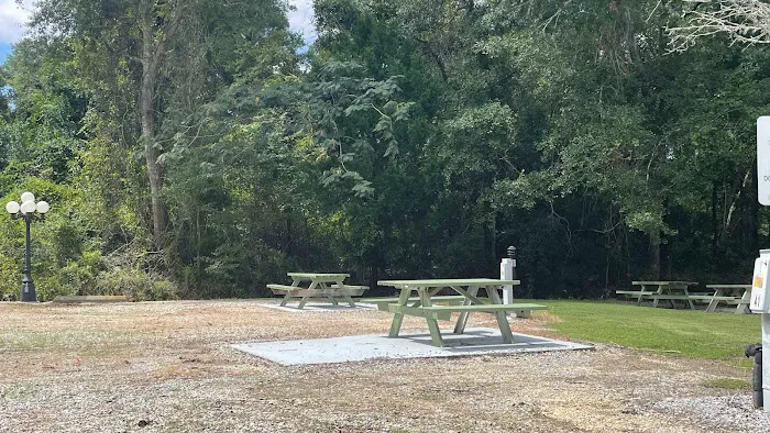 Shallow Creek RV and Mobile Home Park Picture 9