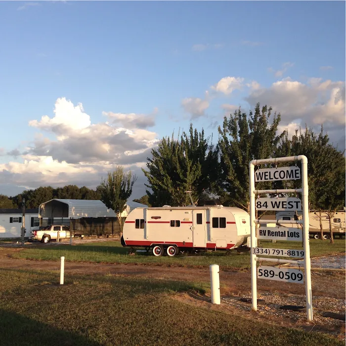 Home 84 west RV Park Picture 3