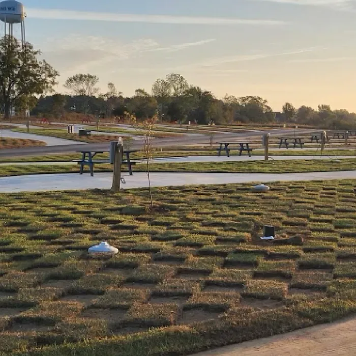 Summer Breeze RV Park Picture 2