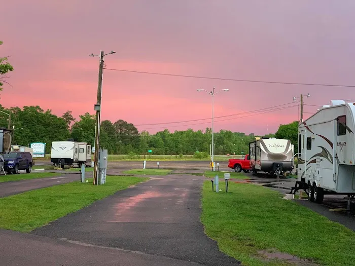 Mr D's RV Park Picture 4