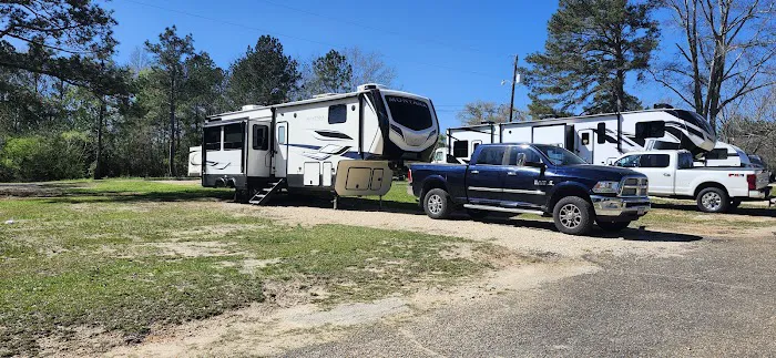 Camp Rucker RV Park Picture 10