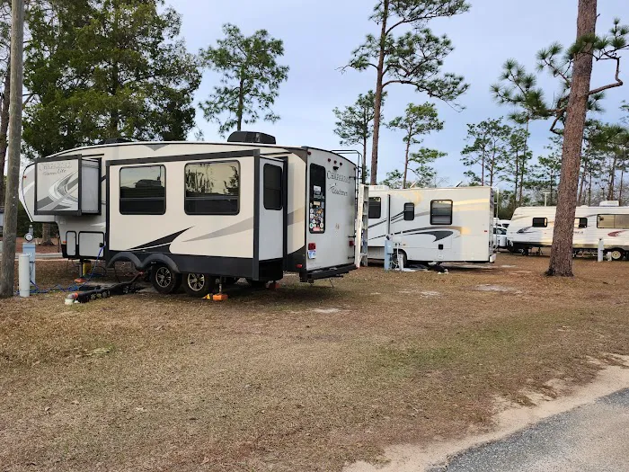 Pine Lake RV Park Picture 3