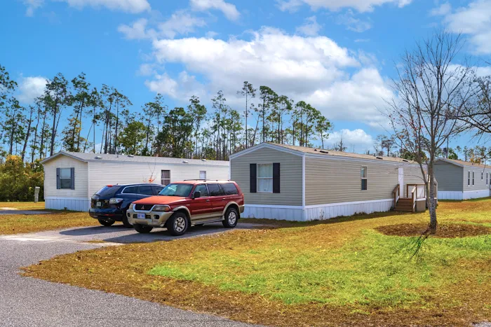 Hidden Oasis Estates Mobile Home Park Picture 3