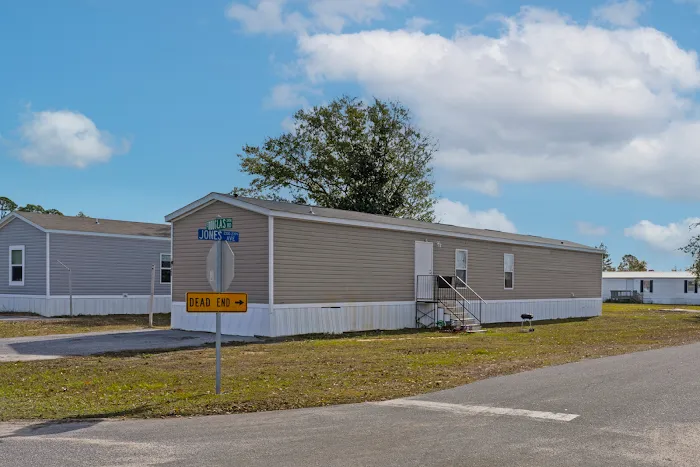 Hidden Oasis Estates Mobile Home Park Picture 2