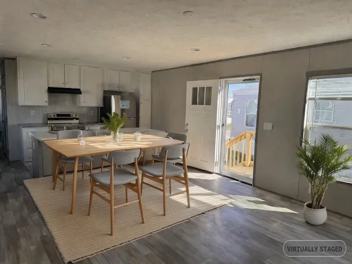 Isle of View Mobile Home Community Picture 7