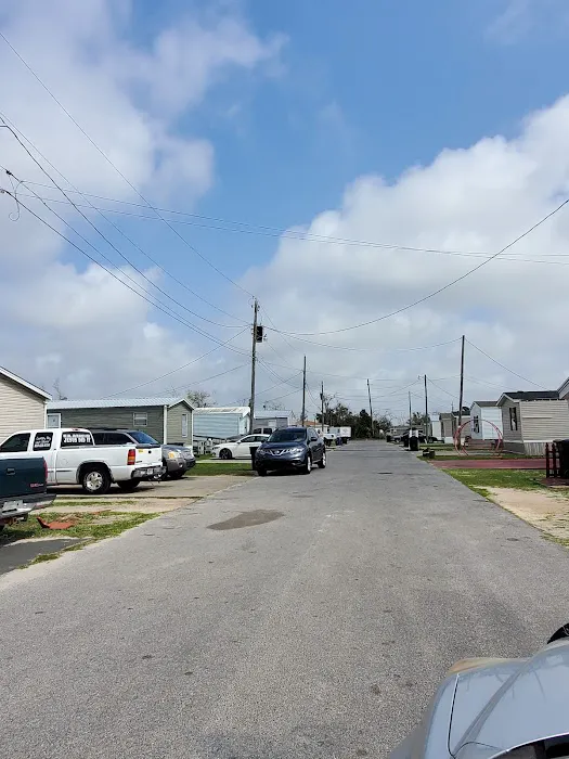 Isle of View Mobile Home Community Picture 6