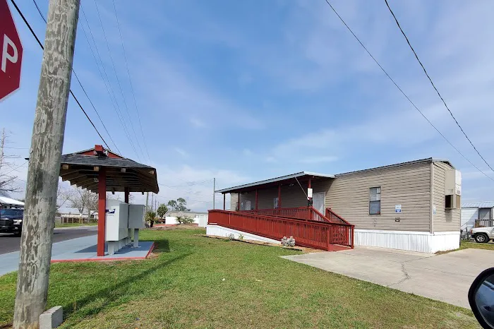 Isle of View Mobile Home Community Picture 5